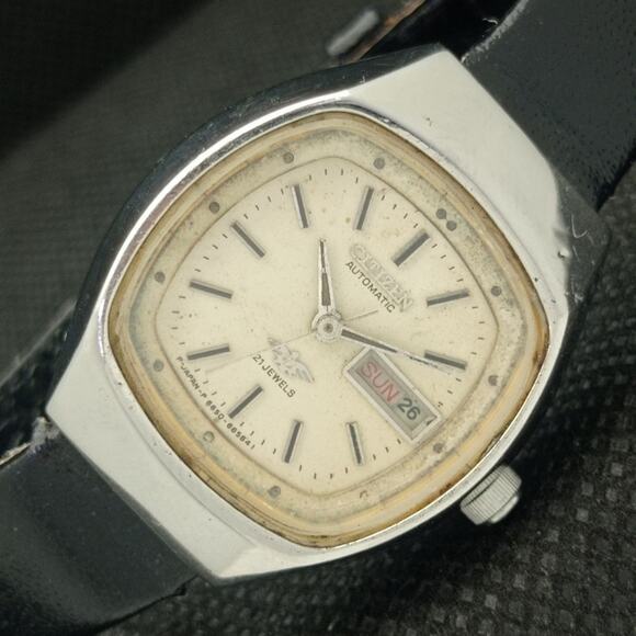 Vintage 1972 Citizen Automatic Womans Silver Watch W/daydate & Patina accents main image 7